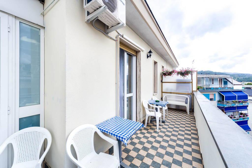 Attic Apartment Rapallo Chambre photo
